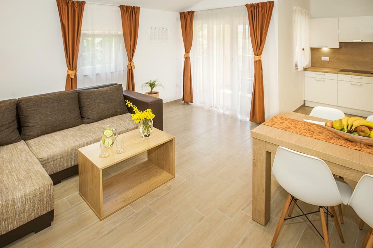 Residence Mediterraneo II Baska  Exterior photo